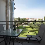 Vertigo Seaside Hotel de apartamente
