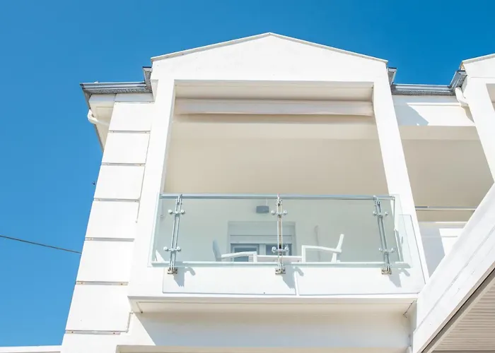 Vertigo Seaside Apartahotel 3*